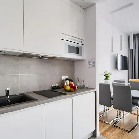 Kasprzaka Aparthotel 4*