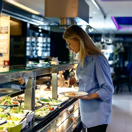 Ξενοδοχείο με διαμερίσματα Kasprzaka 4*