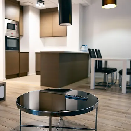 فارسوفيا أبارتامينتي كاسبرزاكا شقة فندقية 4*