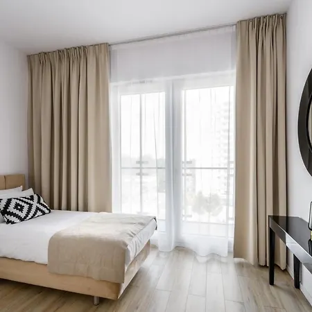 فارسوفيا أبارتامينتي كاسبرزاكا شقة فندقية